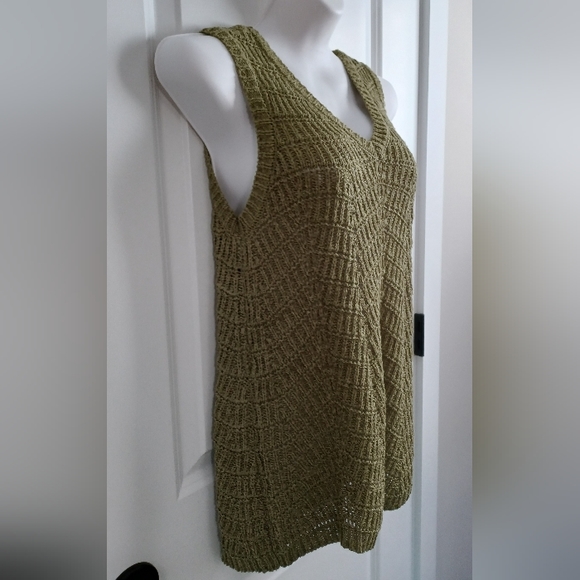 Tunic Sweater by Marled Reunited Clothing. Size large - Picture 2 of 5